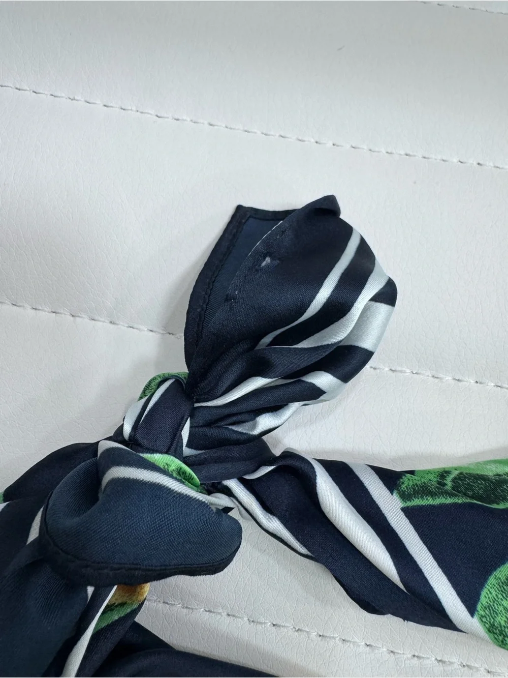 Old navy classy lemon cherry scarf head tie 29.5 x 29.5 inches
